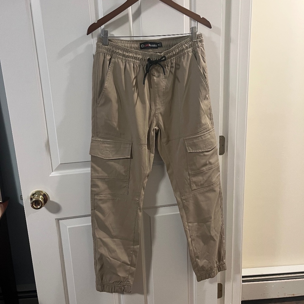 Men’s Akademiks Cargo Pants